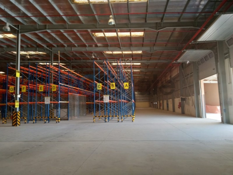 121,500 sqft Plot & 74,000 sqft Warehouse with Office and Loading Bay for Sale in Jafza SouthProperty ID: ASH PP 2808Location: Jafza (South)Property Type: Warehouse with Office and Loading Bay, Fully Rented OutProperty Details:• Plot Si  | RGEstate UAE