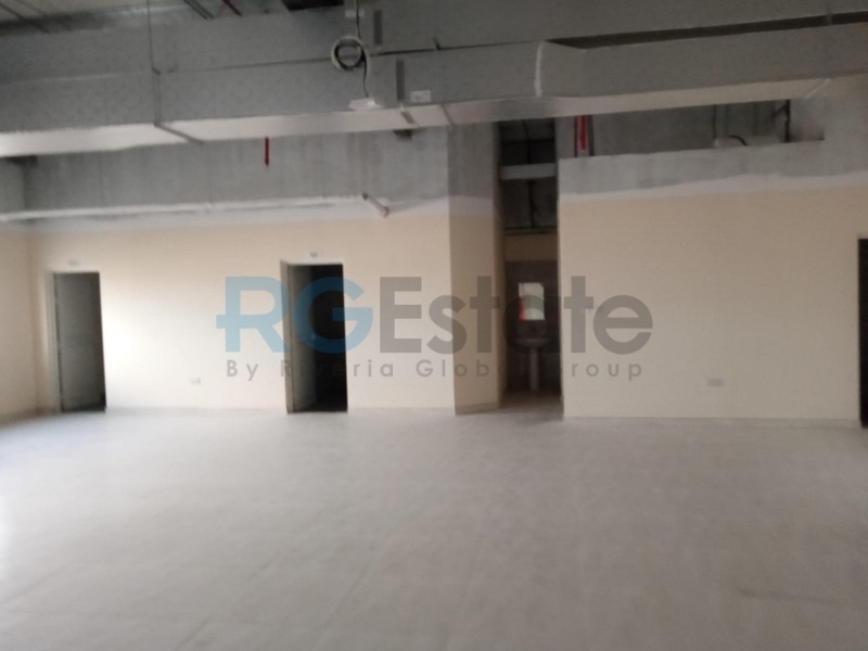 مستودع بمساحة 35000 قدم مربع | طاقة 550 كيلو وات | ارتفاع 8 متر  | RGEstate UAE