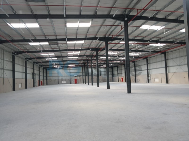 مستودع بمساحة 35000 قدم مربع | طاقة 550 كيلو وات | ارتفاع 8 متر  | RGEstate UAE