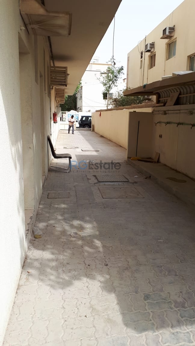 33 غرفة سكن عمال مستقل متاحة للبيع في المحيصنة (سونابور)  | RGEstate UAE