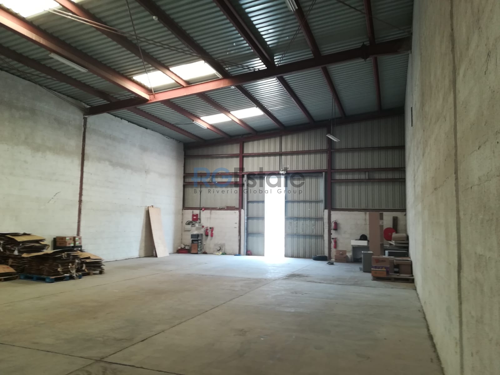 أرض تجارية بمساحة 90،000 قدم مربع مع مكتب مخزن متاحة للبيع في القوز بالقرب من شارع الخيل الأول  | RGEstate UAE