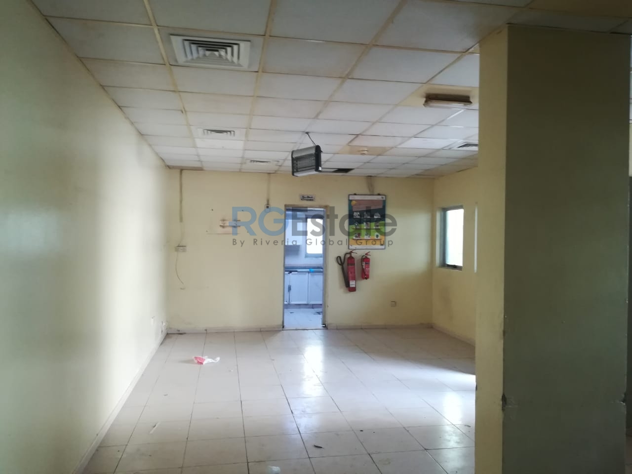 291 غرفة سكن مع مكتب ومتجر متاح للبيع في القوز  | RGEstate UAE