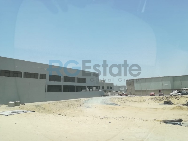 20000 قدم مربع أرض تملك حر لمكتب صالة العرض  | RGEstate UAE
