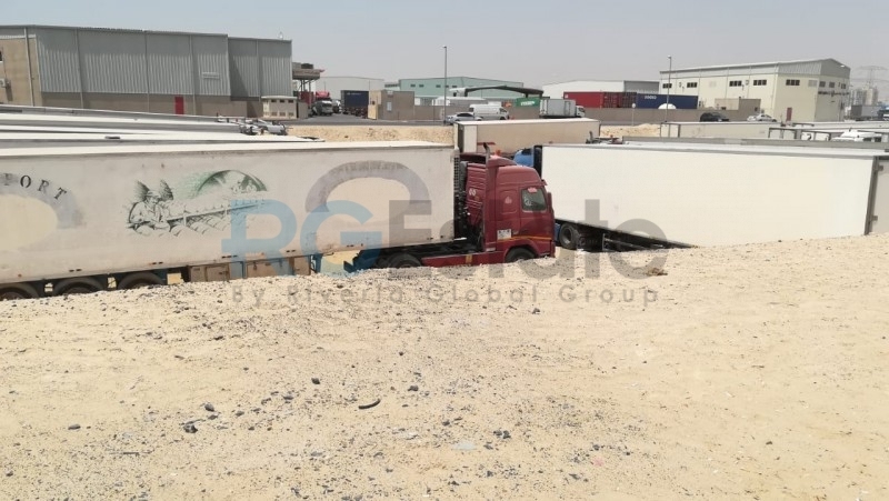 20000 قدم مربع أرض تملك حر لمكتب صالة العرض  | RGEstate UAE