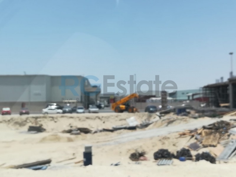 20000 قدم مربع أرض تملك حر لمكتب صالة العرض  | RGEstate UAE