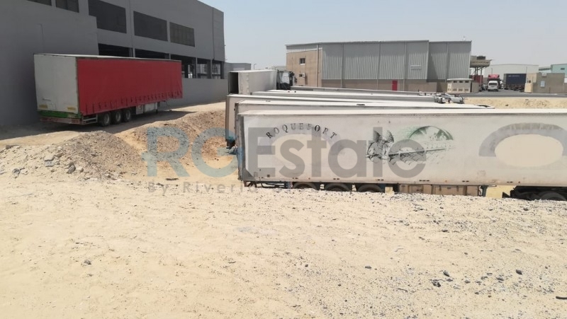 20000 قدم مربع أرض تملك حر لمكتب صالة العرض  | RGEstate UAE