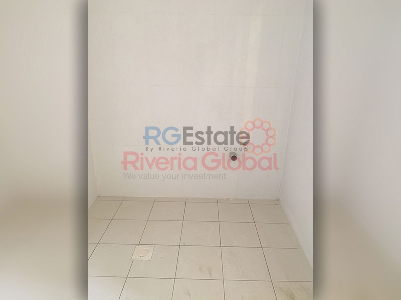 150,000 sqft Plot 102,400 sqft Warehouse for Sale in Jebel Ali Full Rented with ROI  | RGEstate UAE