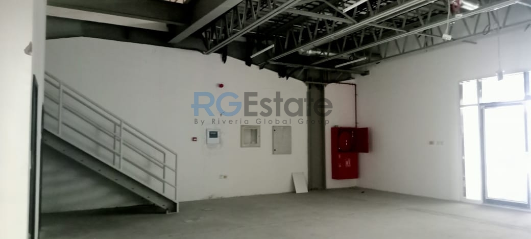 Modern Showroom Warehouse: 3,000 sqft with Mezzanine Floor, Pantry, Fully A/c, Available for Rent in Al Quoz Near Sheikh Zayed Road | Ideal for Commercial Use, Comprehensive Amenities Included  | RGEstate UAE