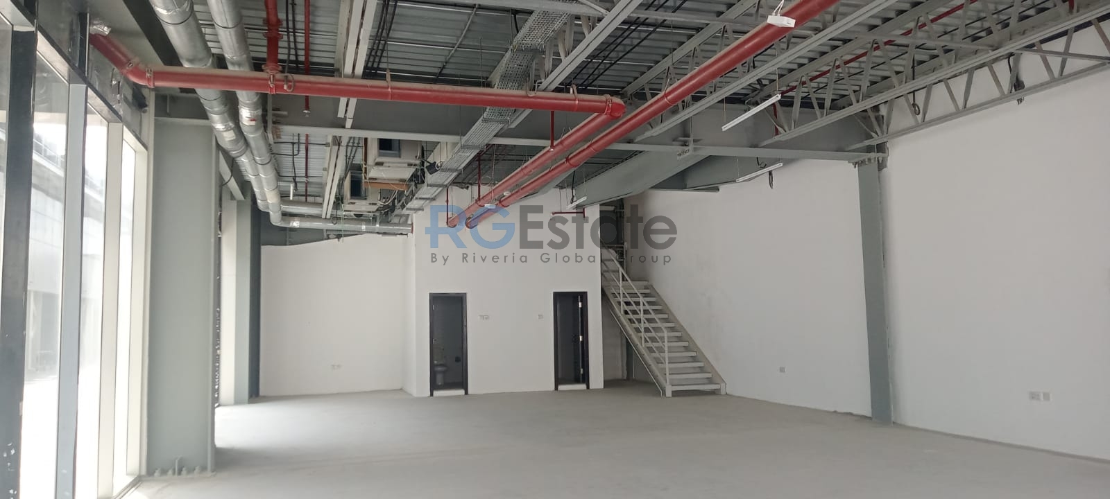 Modern Showroom Warehouse: 3,000 sqft with Mezzanine Floor, Pantry, Fully A/c, Available for Rent in Al Quoz Near Sheikh Zayed Road | Ideal for Commercial Use, Comprehensive Amenities Included  | RGEstate UAE