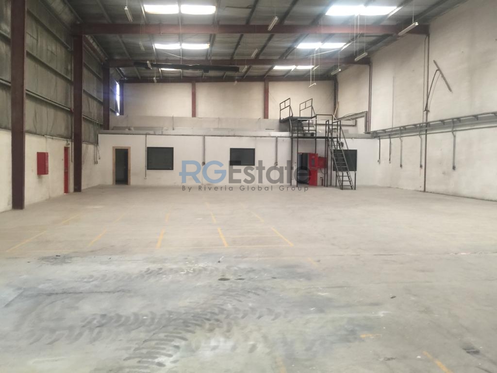 50،000 قدم مربع! مستودع للإيجار بالكامل  | RGEstate UAE