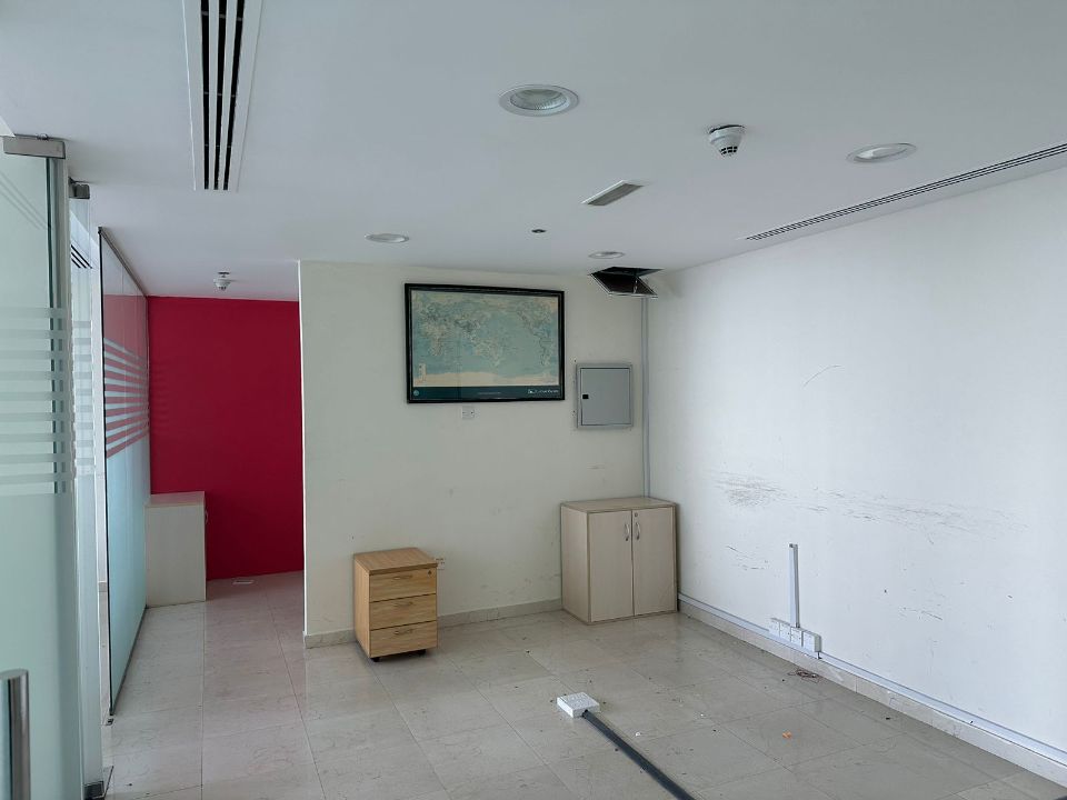 Fitted Office With Glass Portions in Business Tower in Business  Bay   | RGEstate UAE