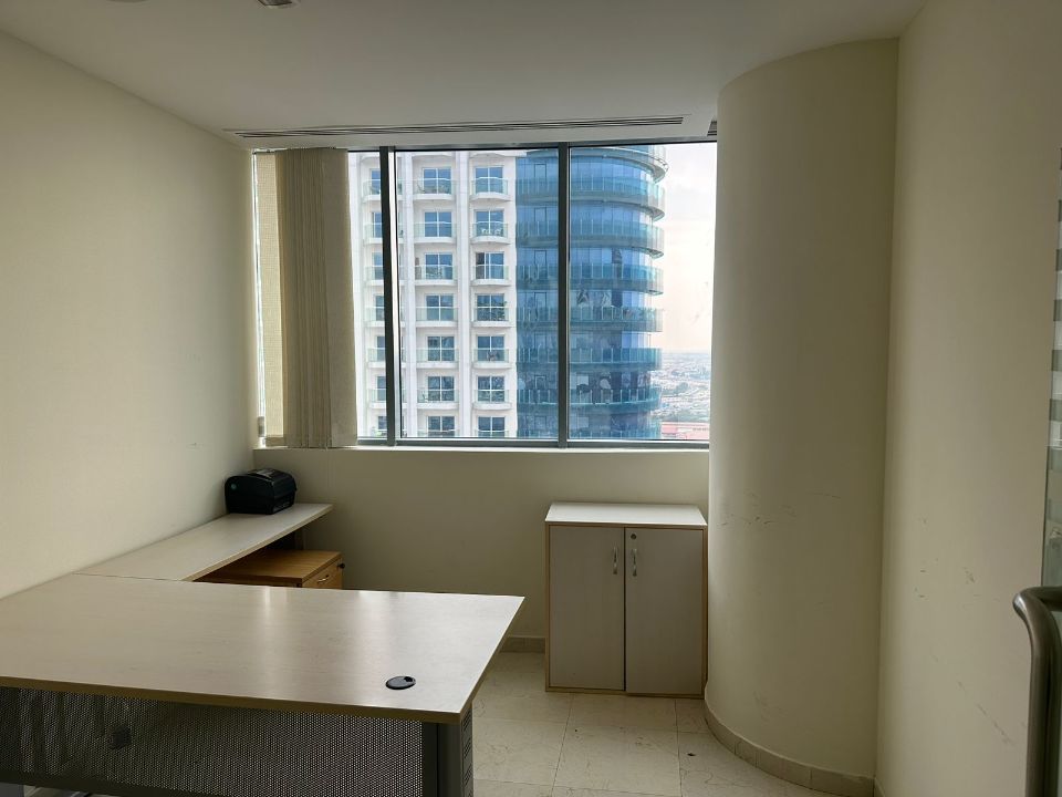 Fitted Office With Glass Portions in Business Tower in Business  Bay   | RGEstate UAE