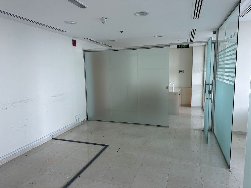 Fitted Office With Glass Portions in Business Tower in Business  Bay   | RGEstate UAE