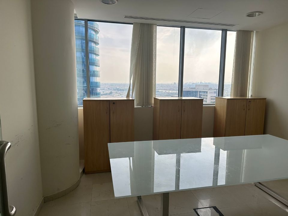 Fitted Office With Glass Portions in Business Tower in Business  Bay   | RGEstate UAE