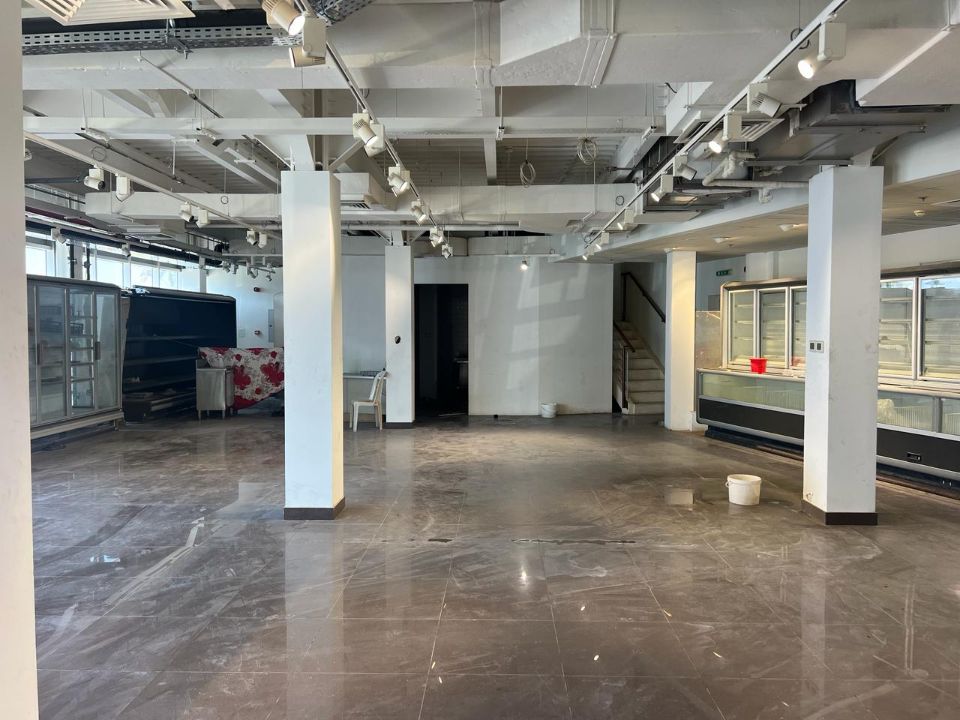 6,900 sqft Showroom with Mezzanine for Sale in Jafza.  | RGEstate UAE