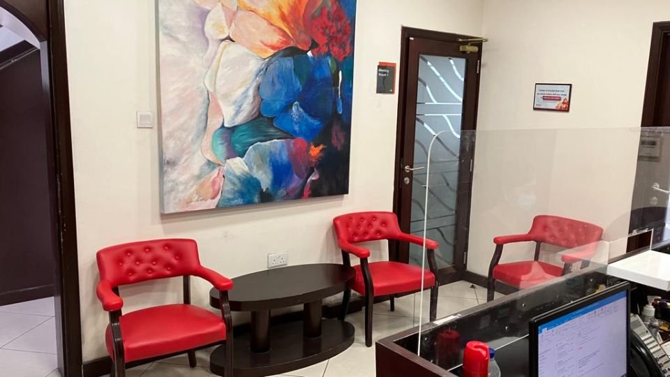 Turnkey Office Solution: Fully Fitted Office with Furniture for Rent in Business Bay, Dubai! Ideal for Commercial Use, Complete with Amenities!  | RGEstate UAE