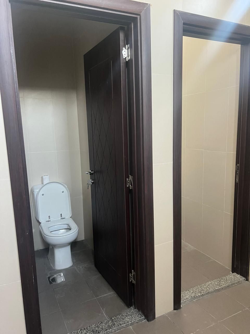 85,000 sqft Plot & 26,000 sqft Warehouse For Sale in DIC  | RGEstate UAE