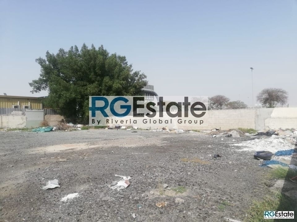 Private Industrial Land 20,000 Sqft with Old Warehouse for Sale in Al