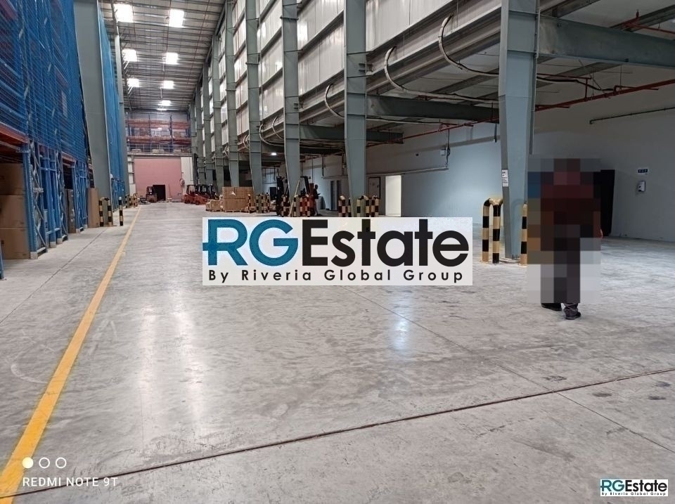 Rented 568,196 Sq Ft Warehouse with Office, Loading Bay & Labour Room for Sale in Sajja, Sharjah  | RGEstate UAE
