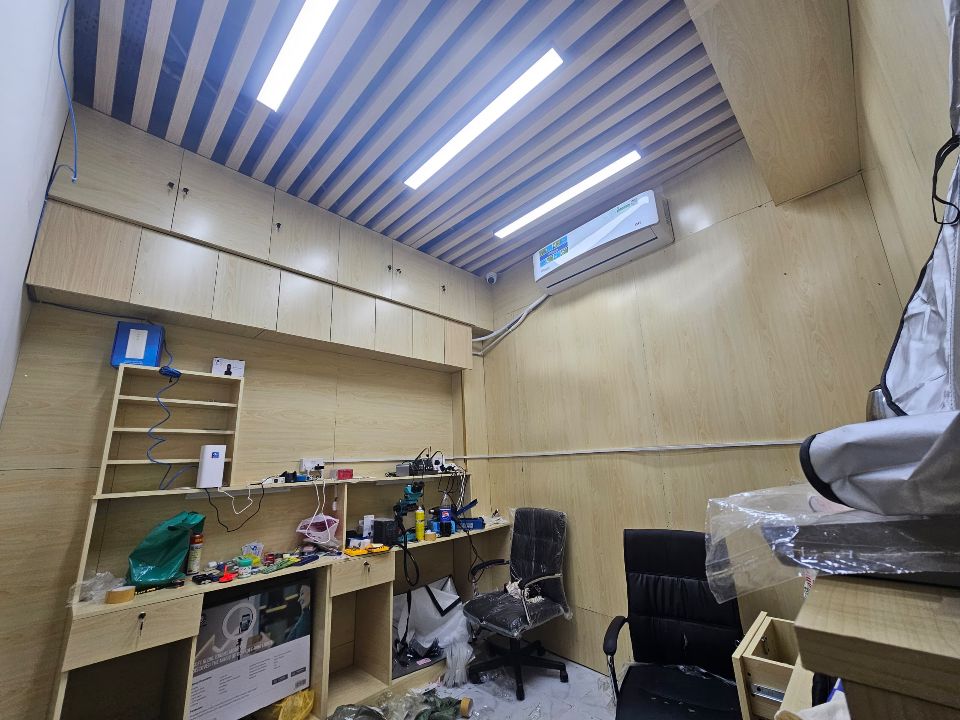 Running Mobile Shop Business for Sale in Deira - Deira - MIT 4382  | RGEstate UAE