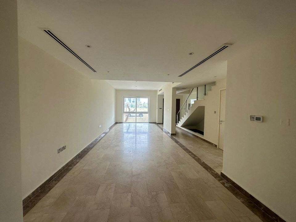 SPACIOUS AND BRIGHT| 4 PLUS MAIDS  | OPEN KITCHEN   | RGEstate UAE