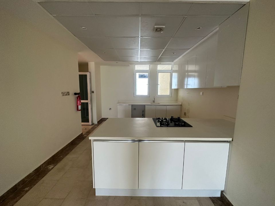 SPACIOUS AND BRIGHT| 4 PLUS MAIDS  | OPEN KITCHEN   | RGEstate UAE