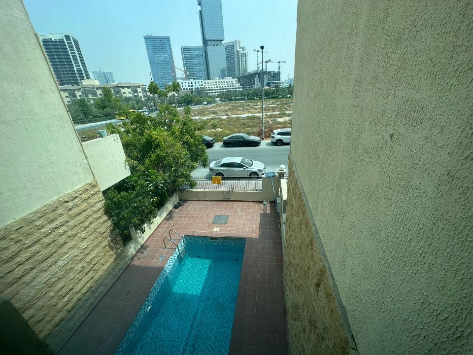 SPACIOUS AND BRIGHT| 4 PLUS MAIDS  | OPEN KITCHEN   | RGEstate UAE