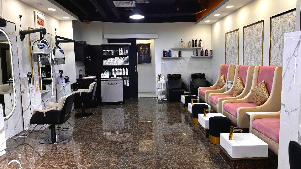 Running Ladies Salon For Sale in Al Barsha - Al Barsha - VIN 4437  | RGEstate UAE