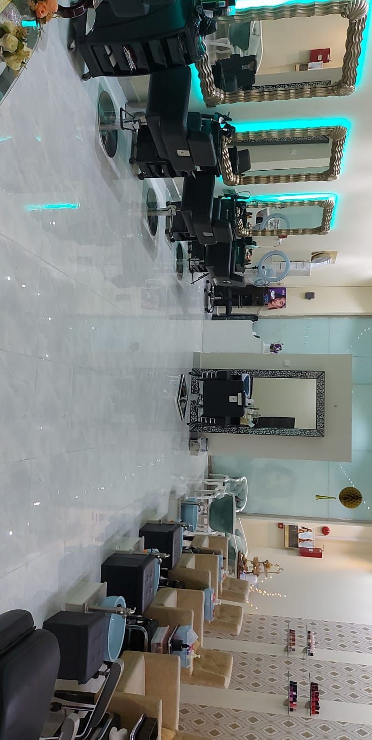 Running Fully Fitted Ladies Salon Business for Sale in Abu Hail                                                                                                                                     - Deira - RP 4464  | RGEstate UAE