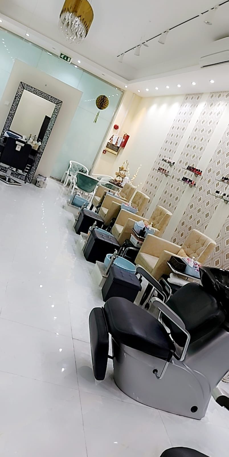 Running Fully Fitted Ladies Salon Business for Sale in Abu Hail                                                                                                                                     - Deira - RP 4464  | RGEstate UAE
