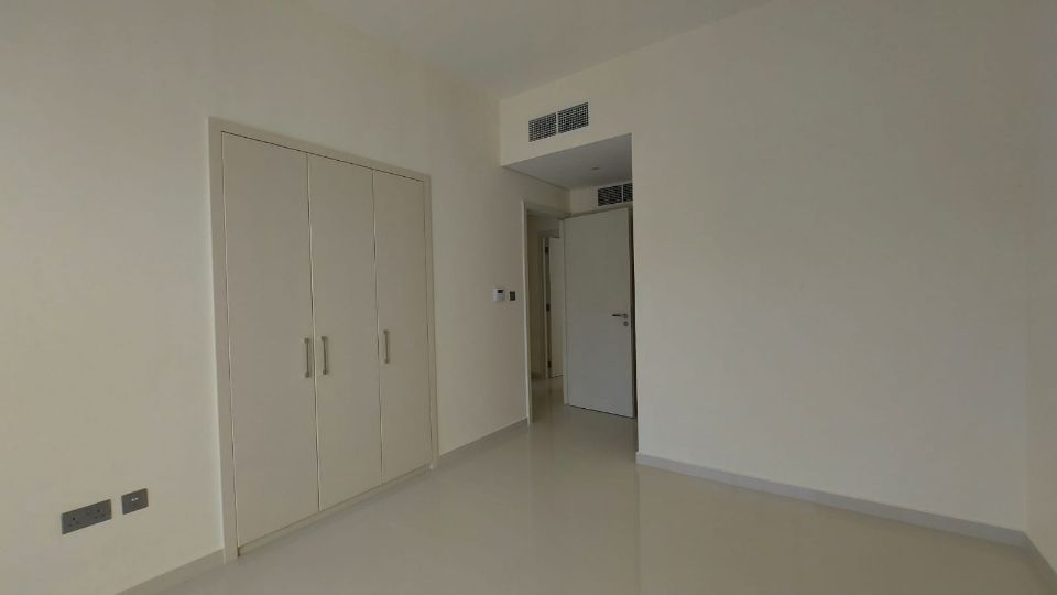 Spacious 6-Bedroom Villa with Pool and Luxury Landscaping for Rent in Al Muhaisnah  | RGEstate UAE