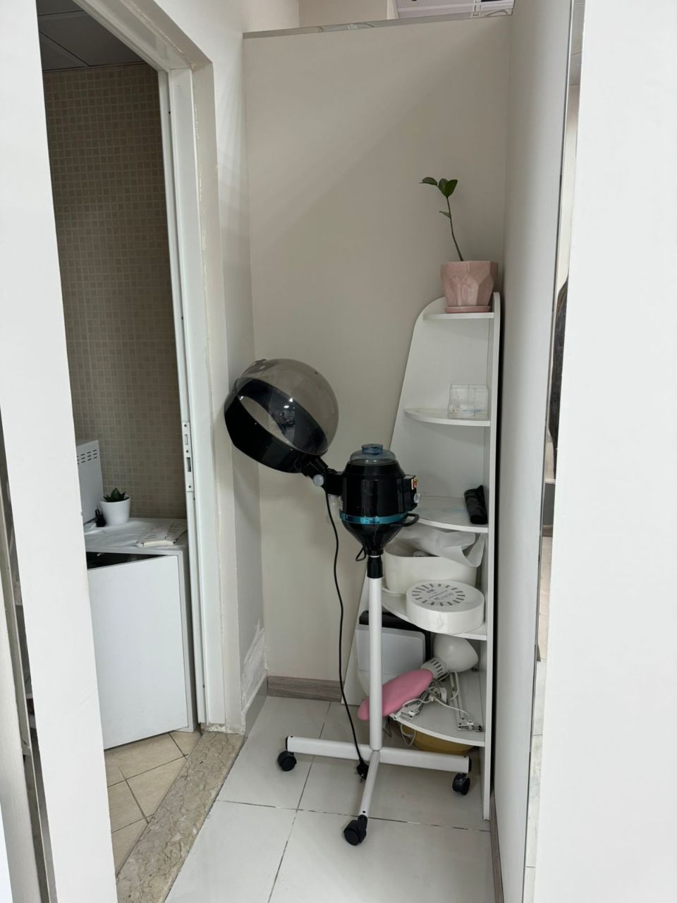 Running and Profitable Ladies Salon Business for Sale in Al Barsha - Al Barsha - RP 4498  | RGEstate UAE