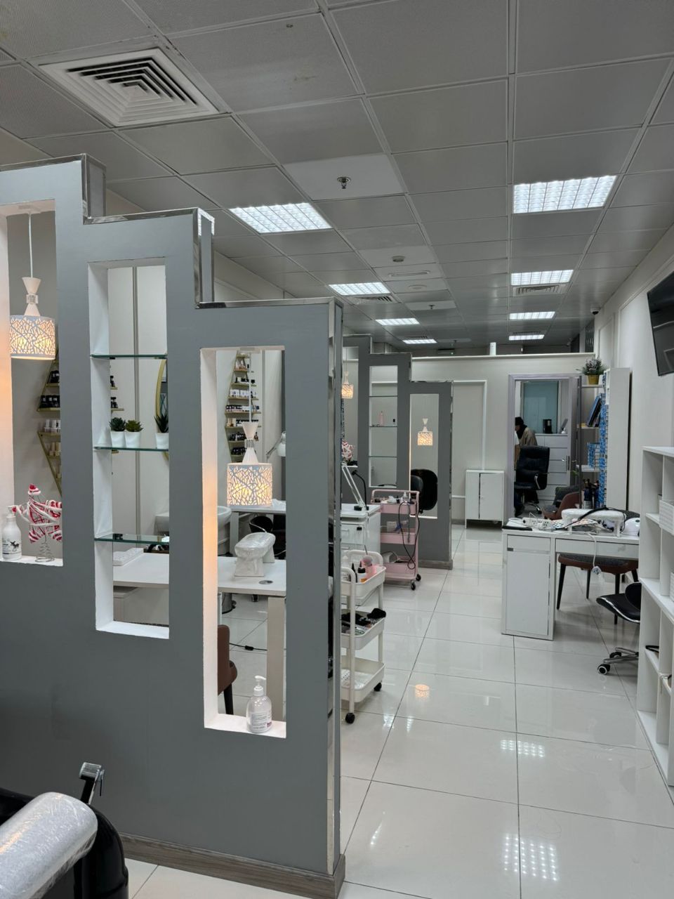 Running and Profitable Ladies Salon Business for Sale in Al Barsha - Al Barsha - RP 4498  | RGEstate UAE