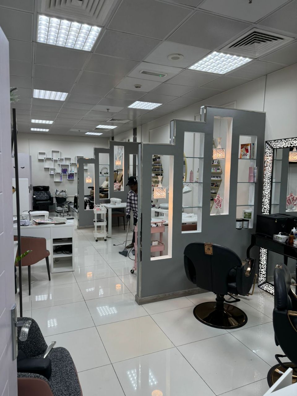 Running and Profitable Ladies Salon Business for Sale in Al Barsha - Al Barsha - RP 4498  | RGEstate UAE