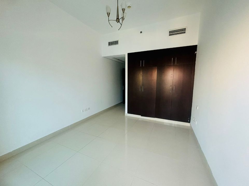 Spacious Unit of 1 Bedroom  | Good Opportunity Investment.  | RGEstate UAE