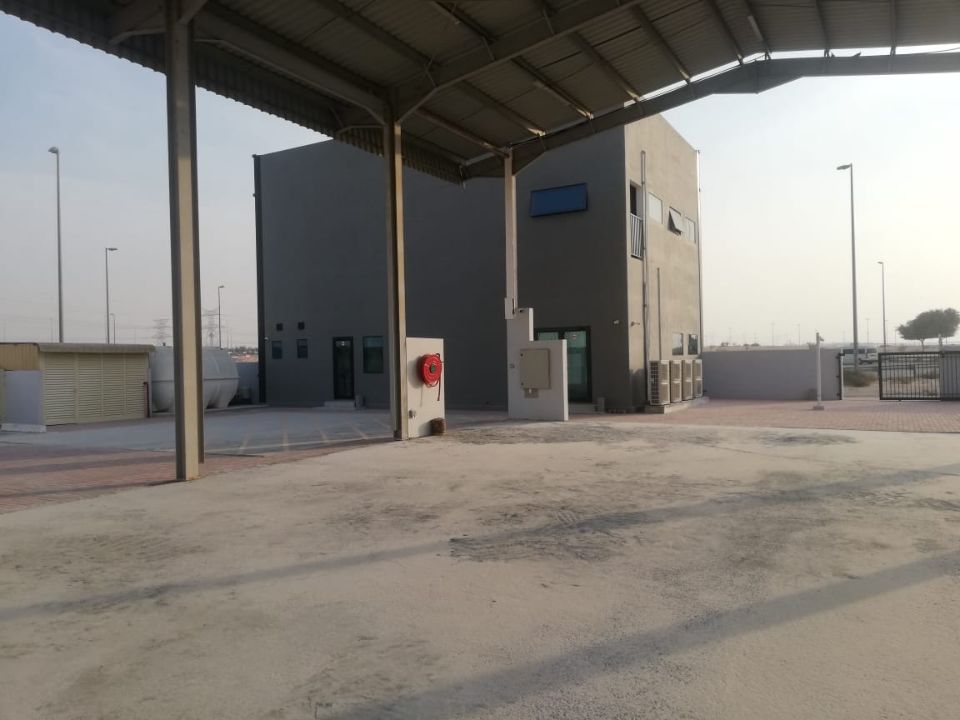 (Independent) 12,000 Sqft Open YArd With Shade Office For Rent in Al Ttay Al Khawaneej  | RGEstate UAE