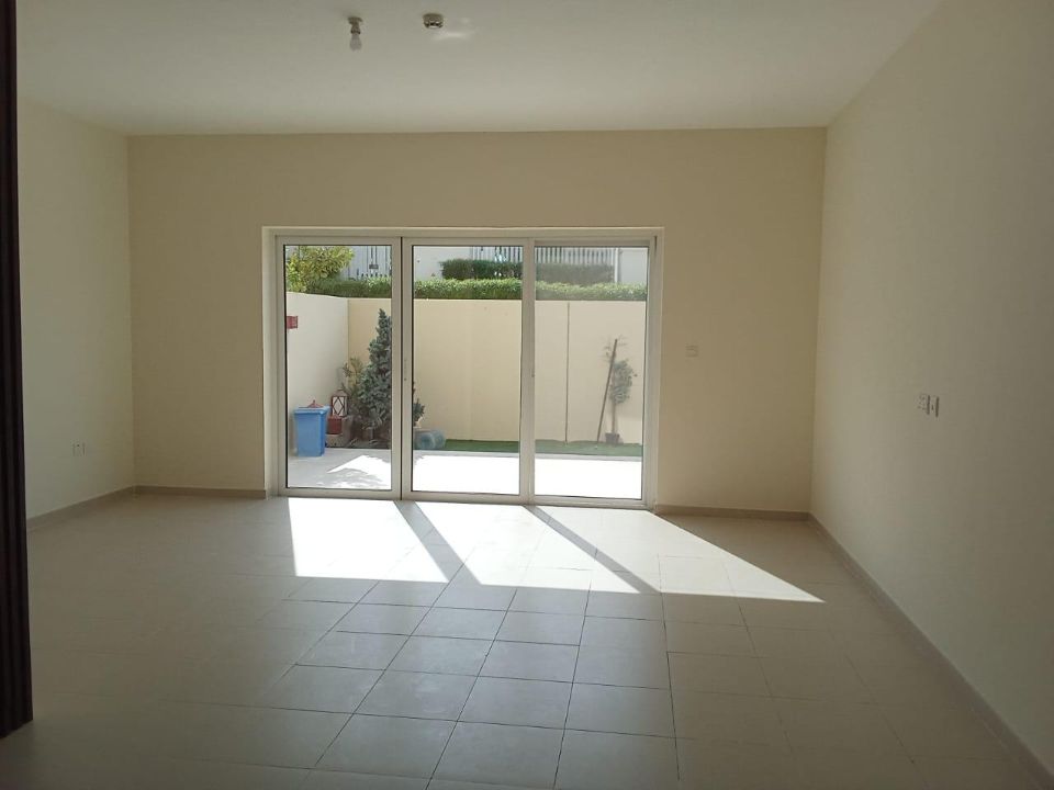 Unfurnished | Spacious Layout |3 Bedroom For Rent   | RGEstate UAE