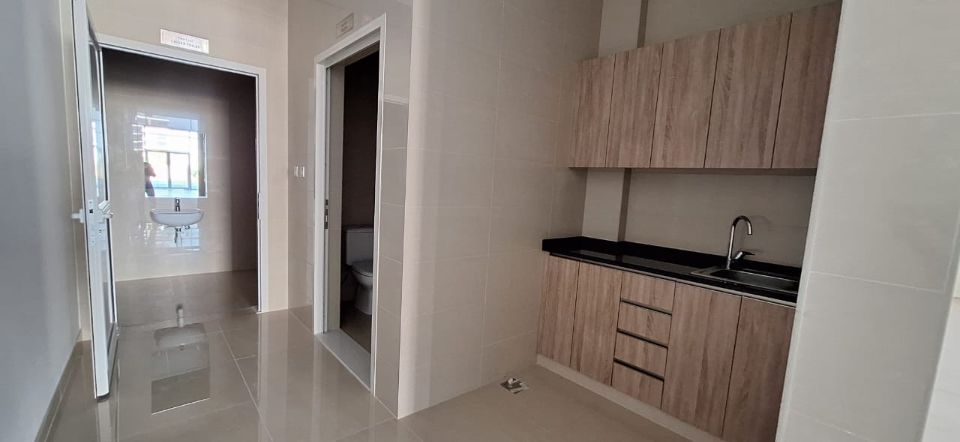 Fitted Commercial Retails  Shop For Rent | Prime Location   | RGEstate UAE