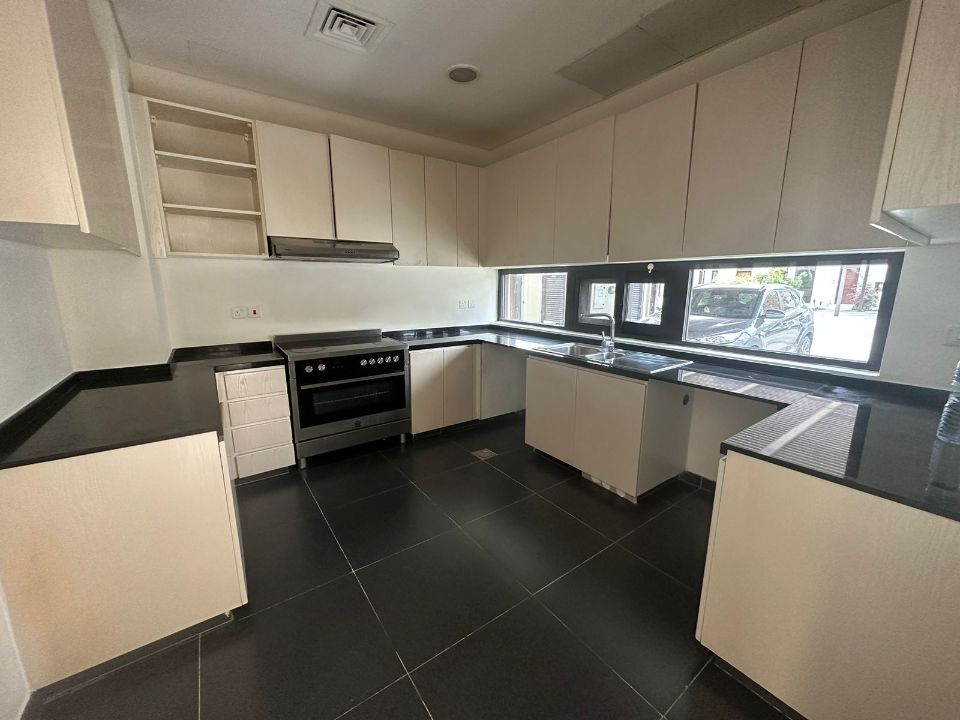 3 BR + MAIDS | LANDSCAPED | READY TO MOVE IN   | RGEstate UAE