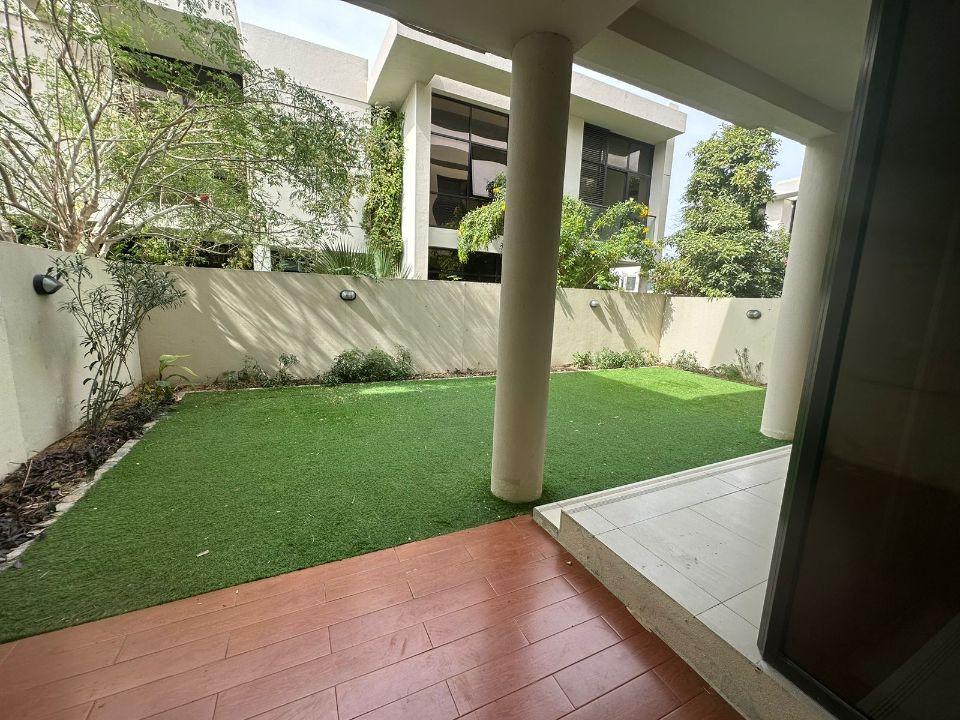 3 BR + MAIDS | LANDSCAPED | READY TO MOVE IN   | RGEstate UAE