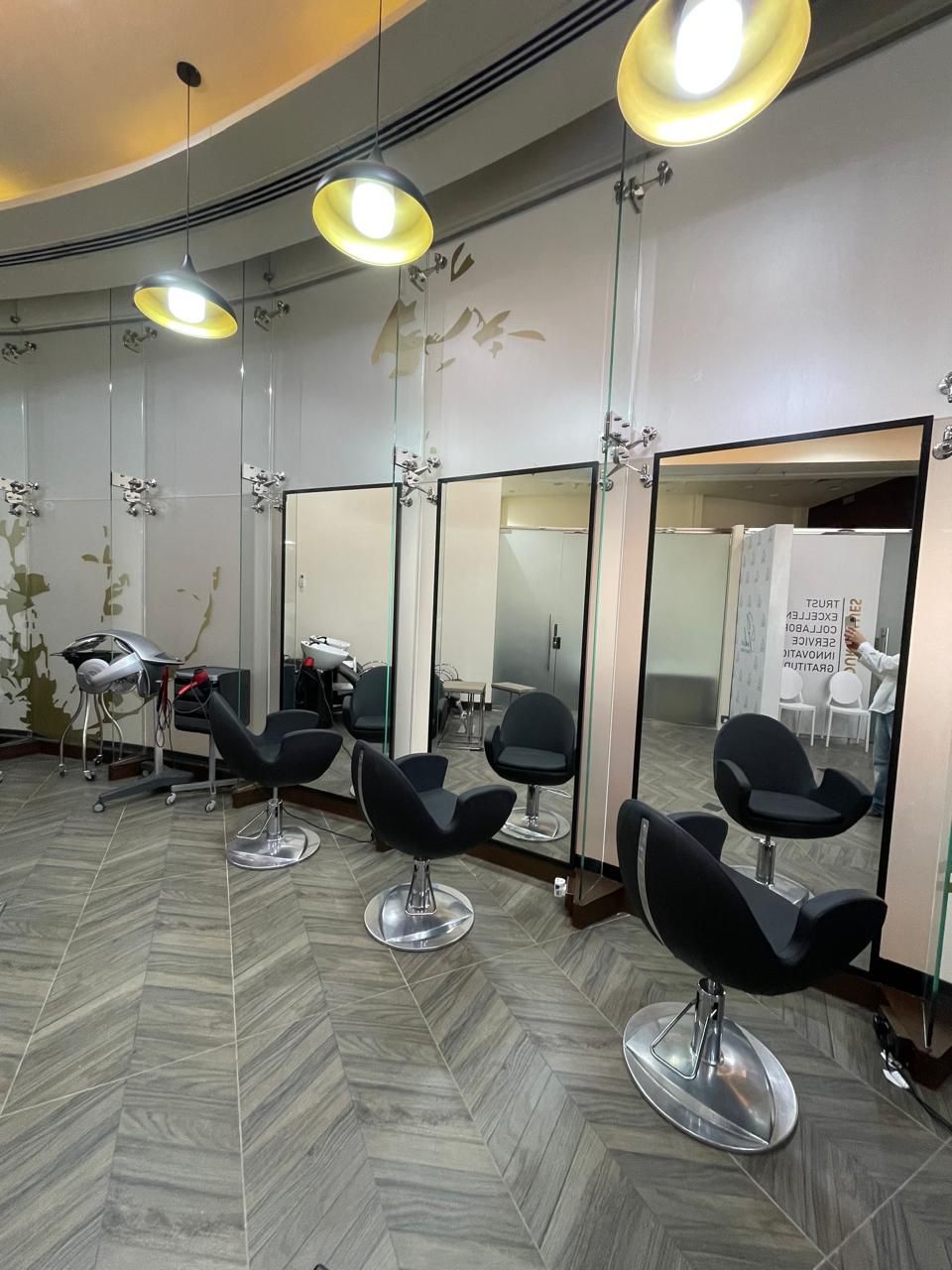 Running Ladies Salon Business For Sale  - Al Sufouh - RP 4558  | RGEstate UAE