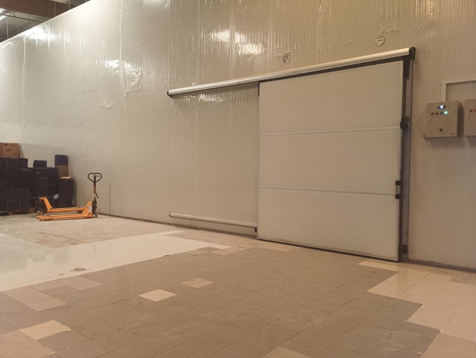 Warehouse with Office and Chiller For sale in DIP
  | RGEstate UAE