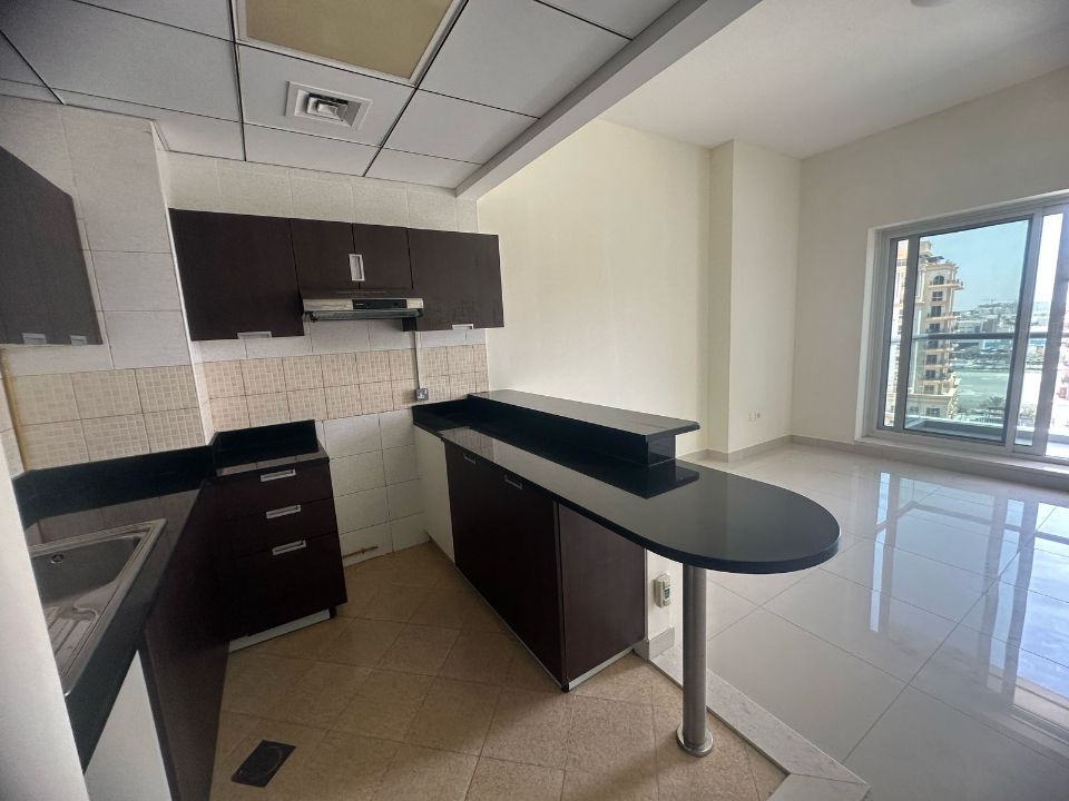 Vacant  | Spacious  Studio with Balcony in Sports City   | RGEstate UAE