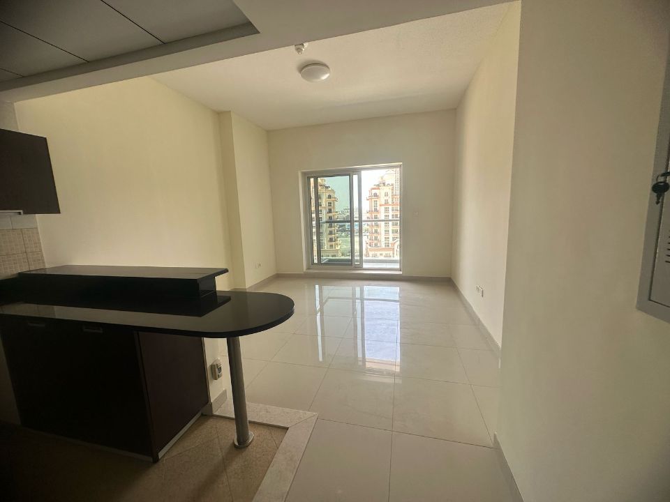 Vacant  | Spacious  Studio with Balcony in Sports City   | RGEstate UAE