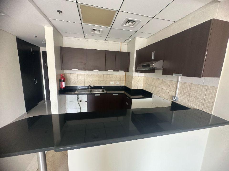 Vacant  | Spacious  Studio with Balcony in Sports City   | RGEstate UAE