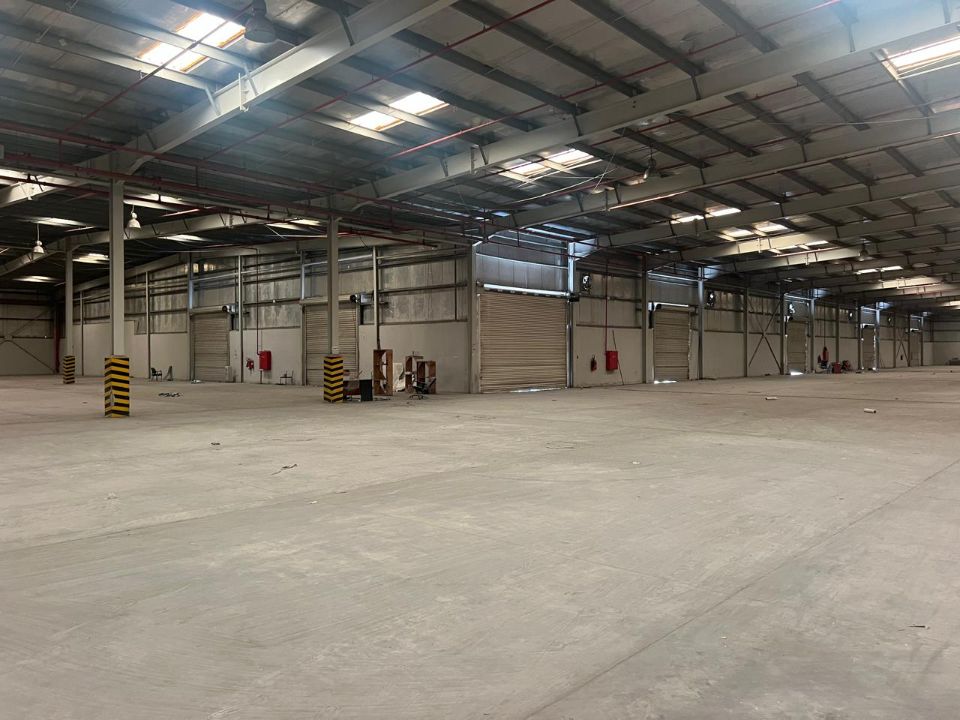 98,000 sqft Warehouse For Rent in JAFZ
  | RGEstate UAE
