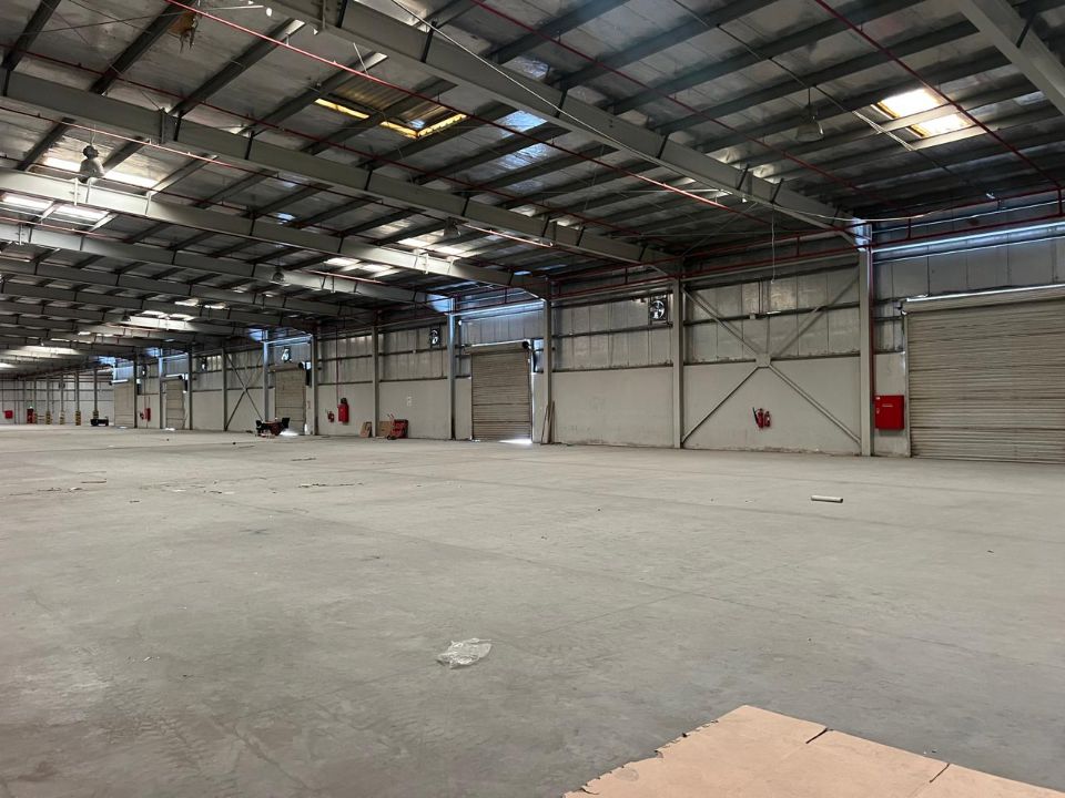 98,000 sqft Warehouse For Rent in JAFZ
  | RGEstate UAE