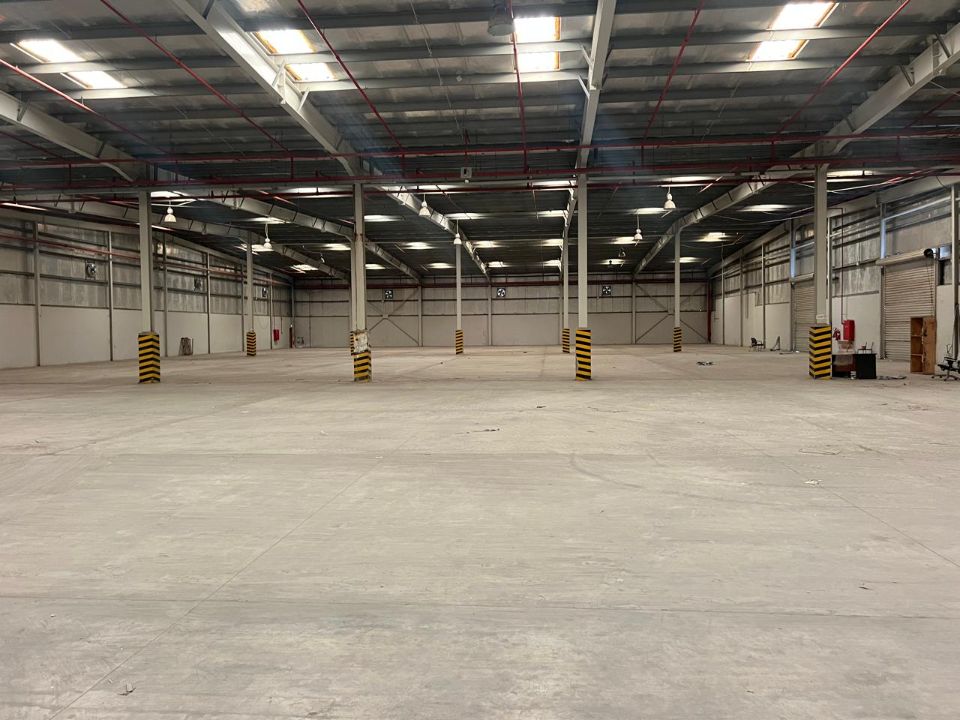 98,000 sqft Warehouse For Rent in JAFZ
  | RGEstate UAE