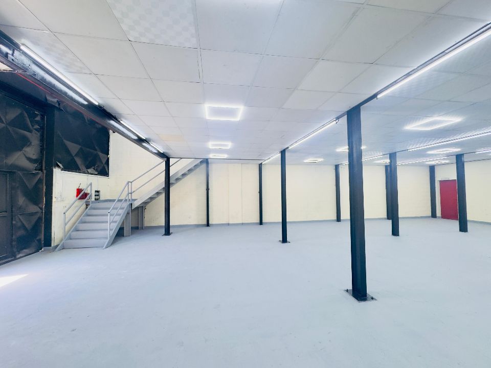 3,750 Sqft Warehouse With Mezzanine Floor For Rent In Ras Al Khor  | RGEstate UAE
