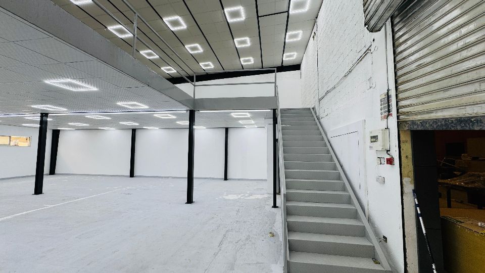 4,950 Sqft Warehouse with Mezzanine Floor for Rent in Al Quoz  | RGEstate UAE